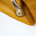 Копировальное колесико для разметки по коже (с острыми зубчиками) шаг 4 мм - Фото №2